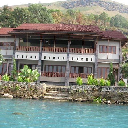 Saulina Resort Pangururan Exteriér fotografie